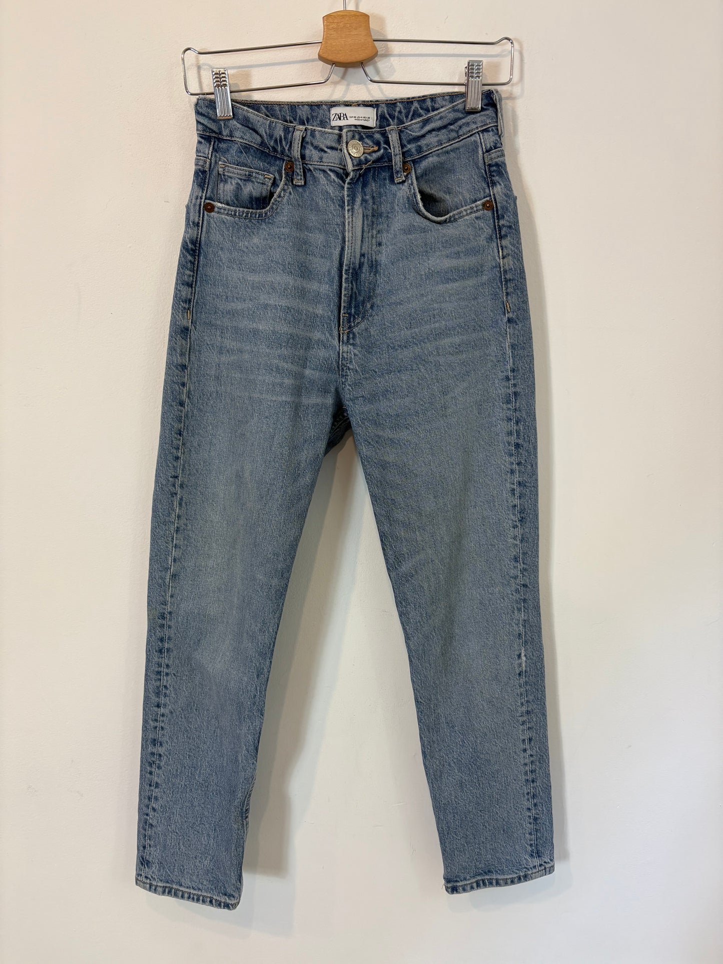 ZARA. Denim momfit . T 36