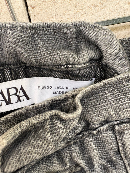 ZARA. Denim gris abotonado