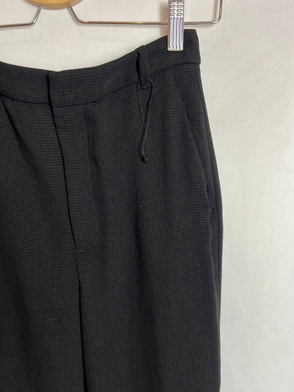 ZARA. Pantalón negro fluido acampanado. T XS