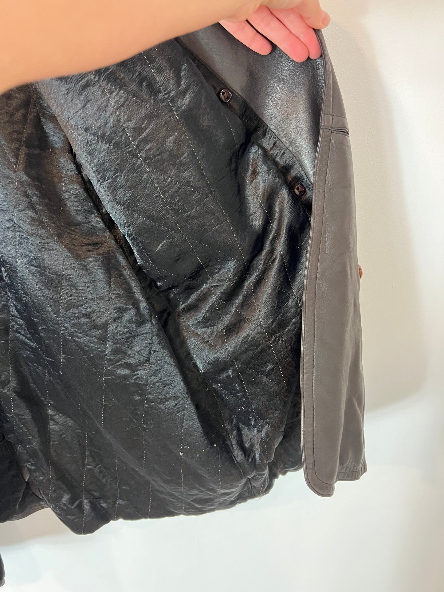 JIL SANDER. Abrigo marrón piel. T 40