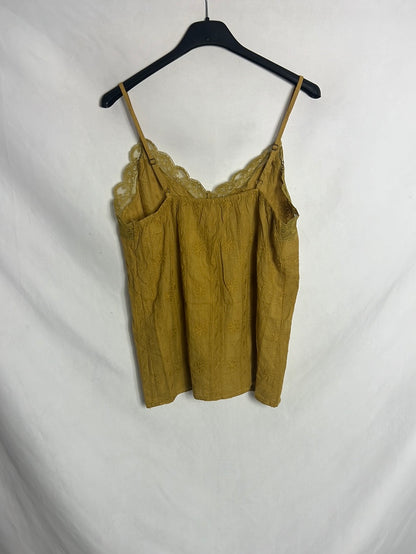 BASYCO. Top mostaza bordado T.s/m