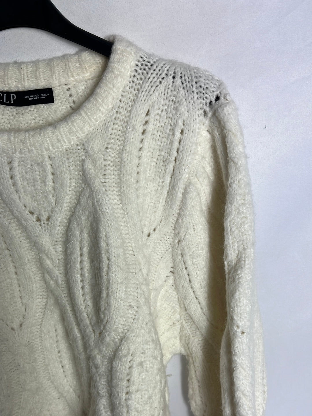 CLP. Jersey beige mangas abullonada T.l