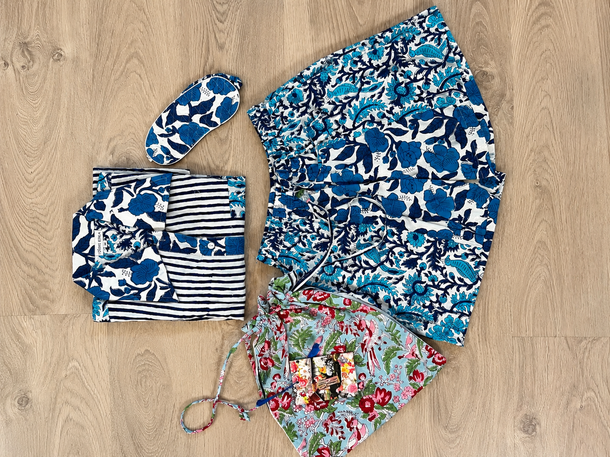 ITURRI ENEA. Conjunto pijamero rayas y flores azules