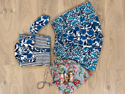 ITURRI ENEA. Conjunto pijamero rayas y flores azules