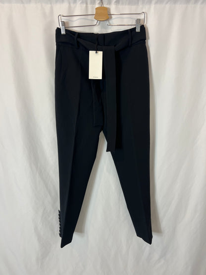 UTERQÜE. Trousers with pleats and ankle details. TL