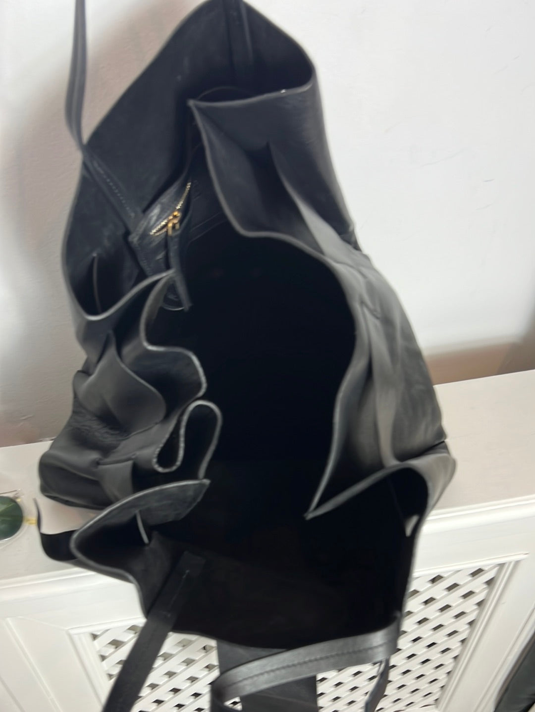 MANGO. Bolso shopper negro piel