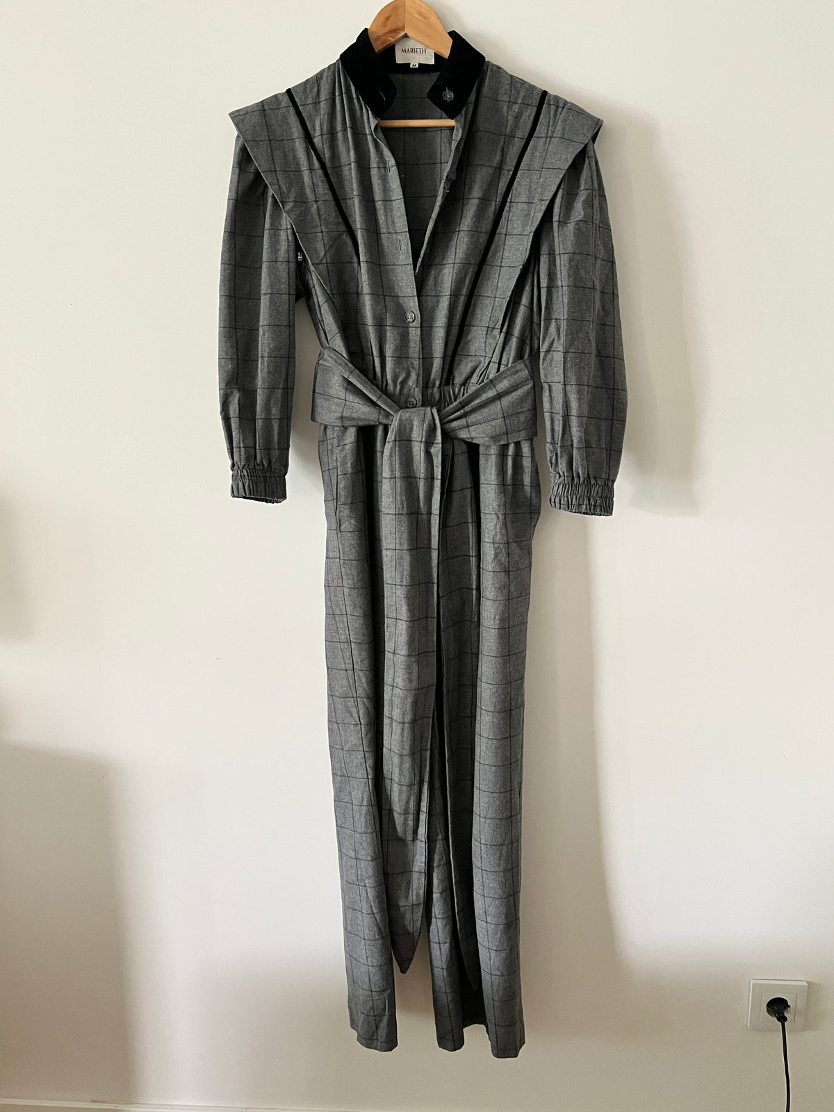 MARIETH. Mono gris cuadros