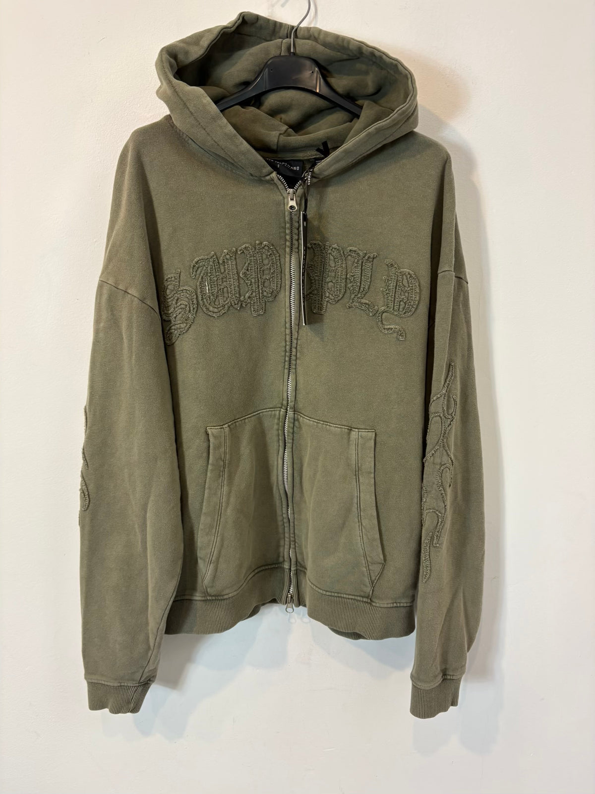 SUPPLY&DEMAND. Sudadera verde capucha