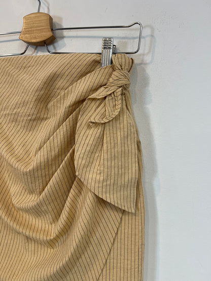 ZARA. Falda crema rayas
