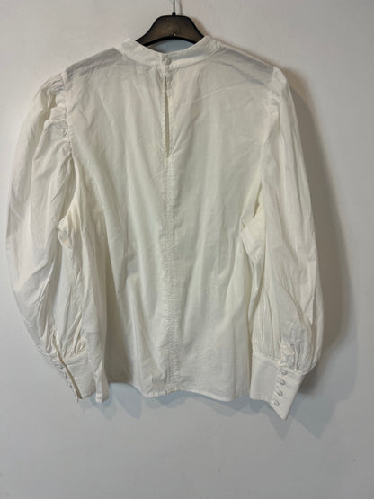 SCALPERS. White blouse with sleeve detail. TM