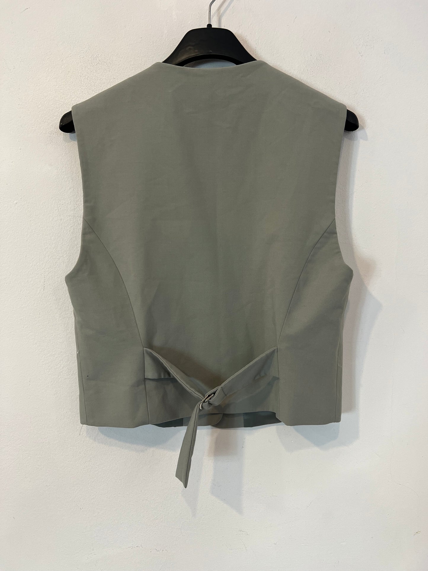 ZARA. Chaleco gris claro bolsillo