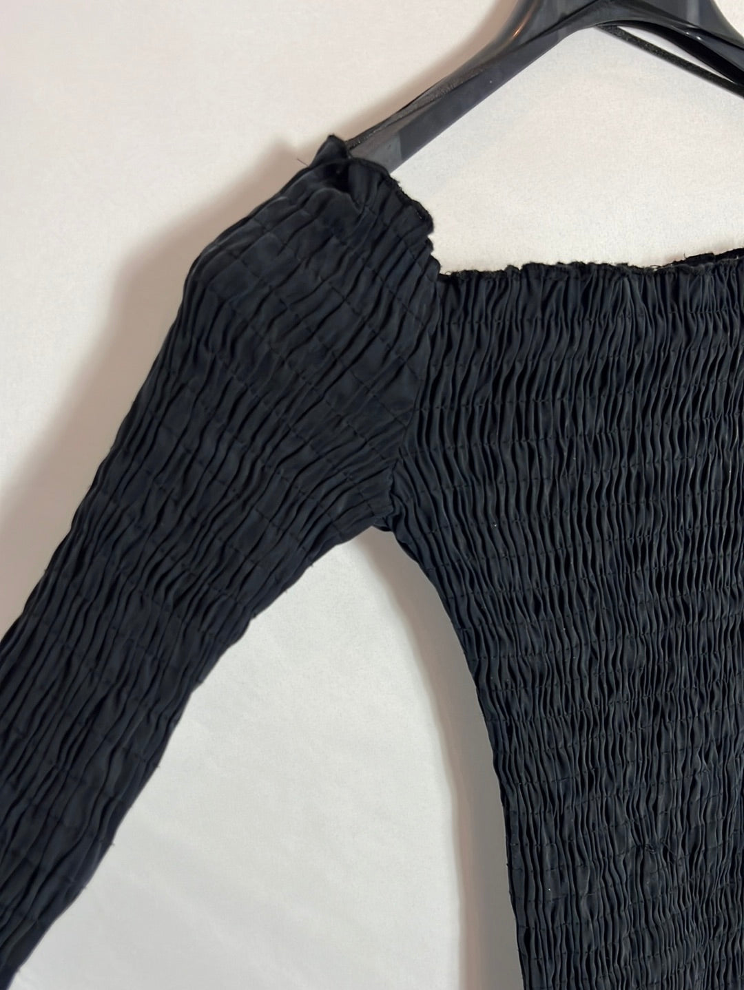 ZARA. Vestido corto entallado nido de abeja. T XS