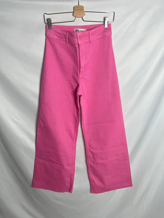 ZARA. Fuchsia pink culotte denim. T 38
