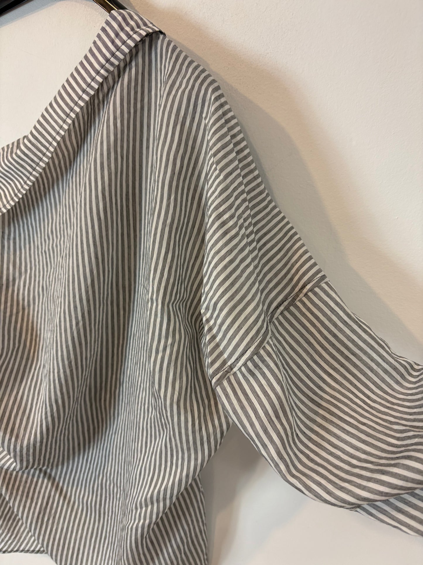 ZARA. Blusa rayas asimétrico T.xs