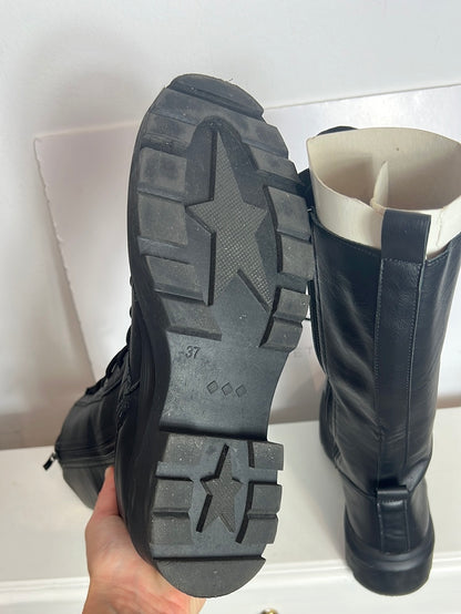OTRAS. Botas negra militar T.37