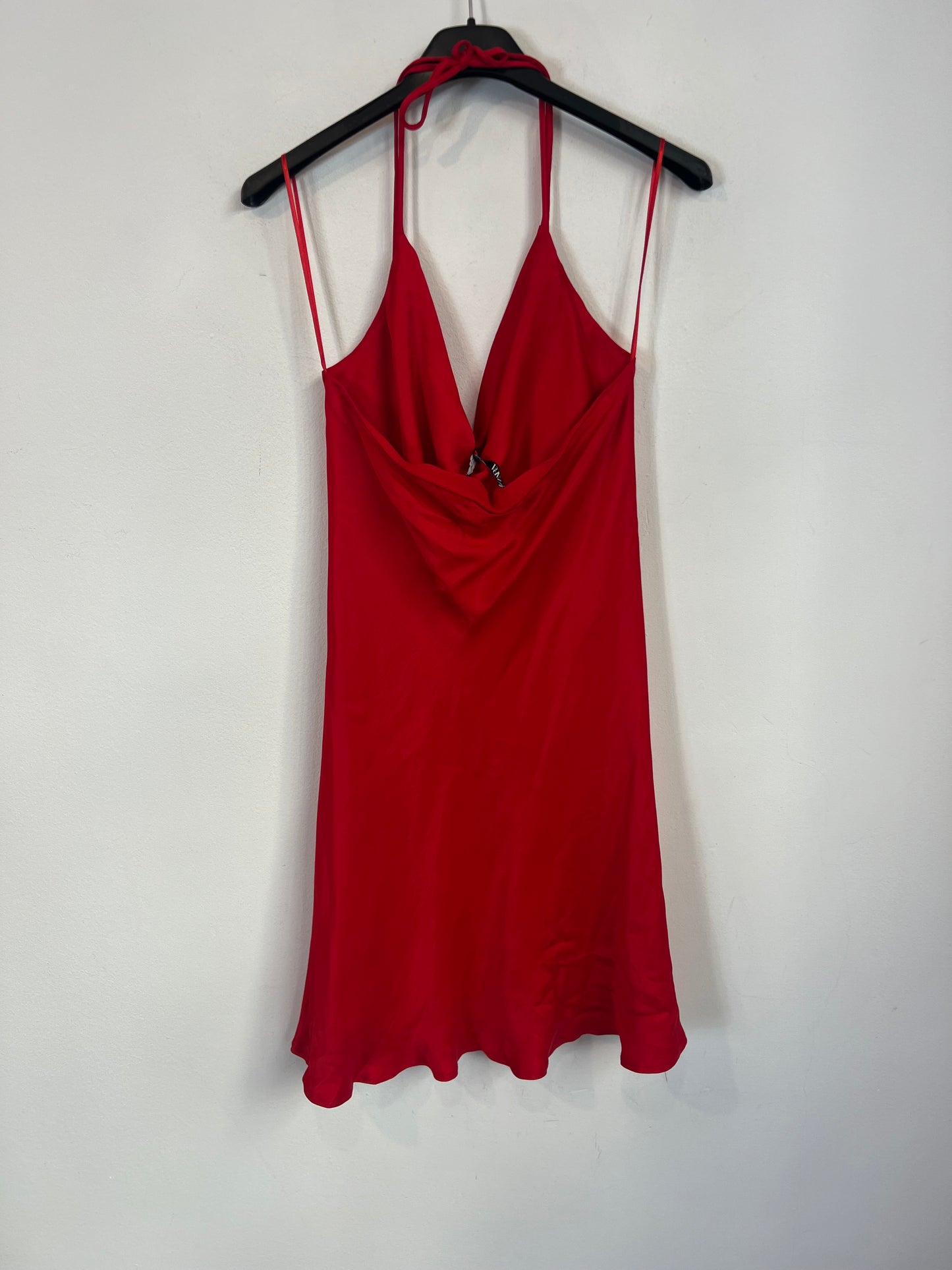 ZARA. vestido rojo satinado  T.s