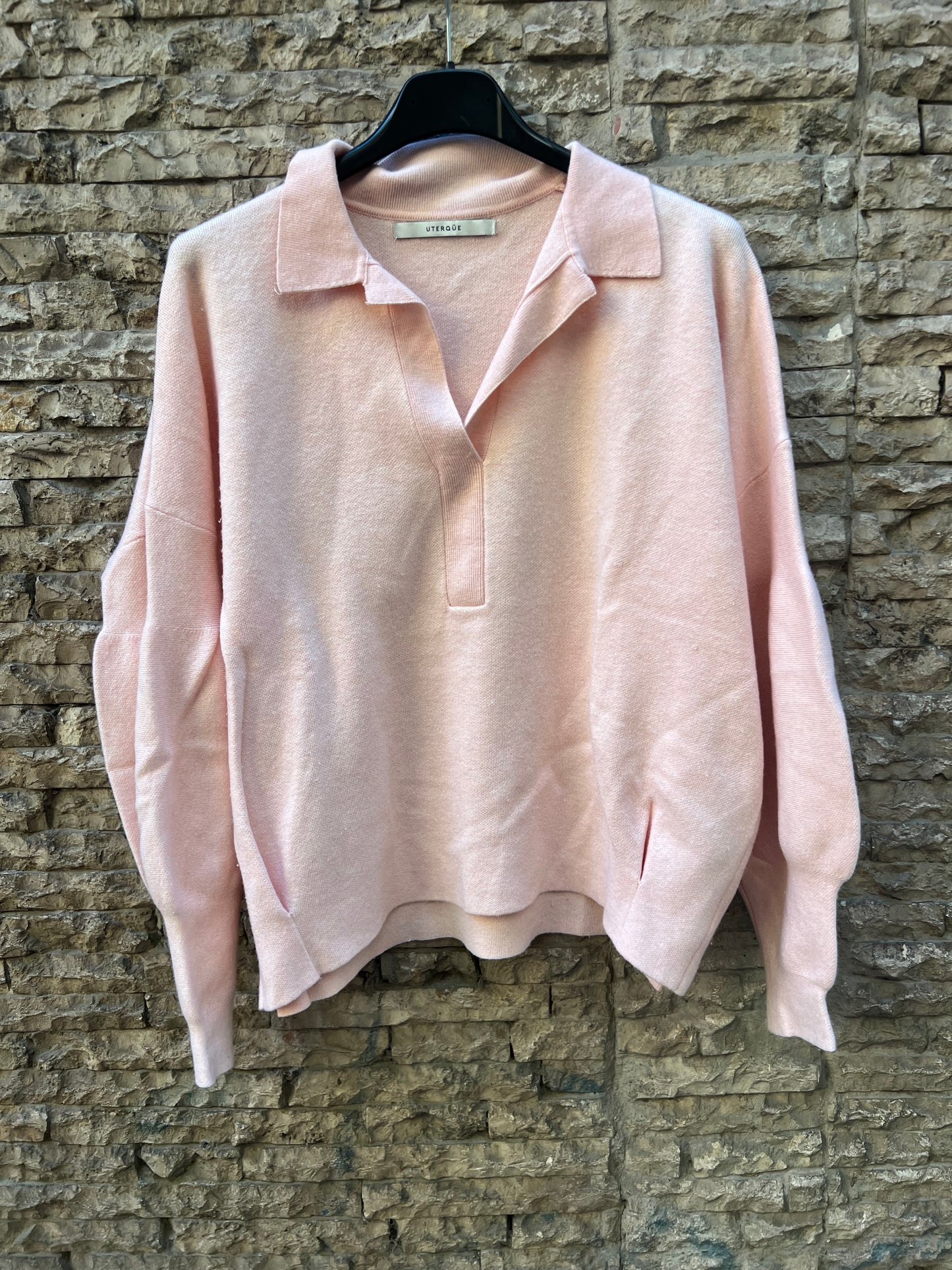 UTERQÜE. Jersey rosa polero con lana. T S