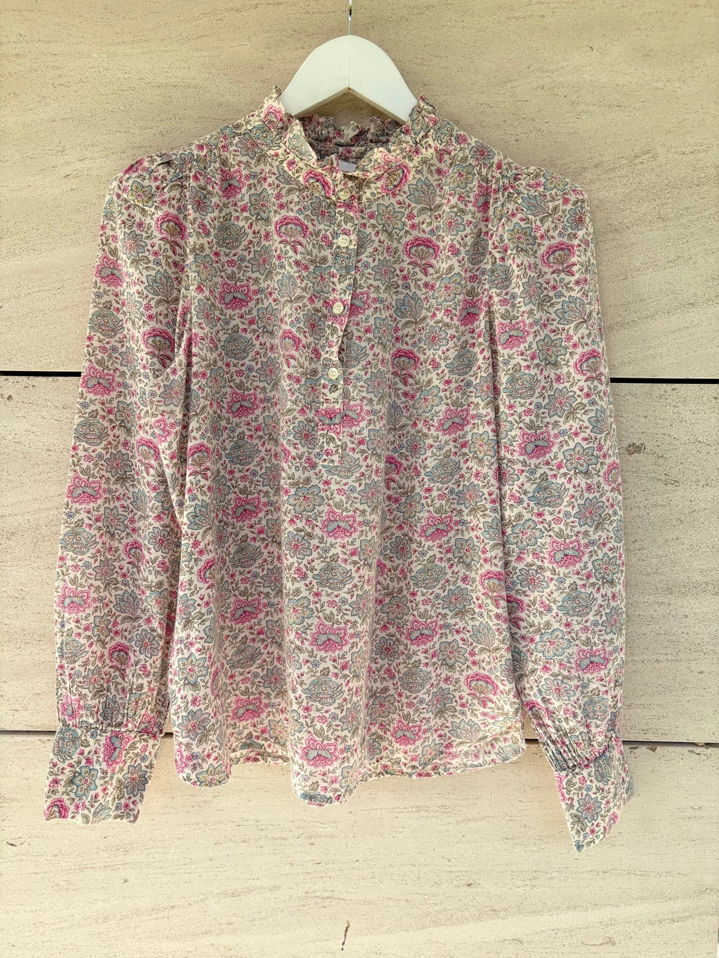 PETITE MENDIGOTE. Blusa flores cuello volante