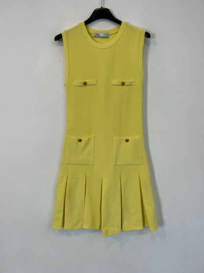 ZARA. Vestido corto punto amarillo  T.s