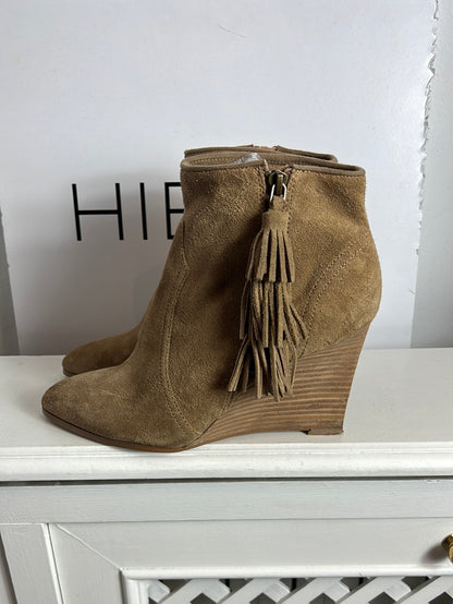 NINE WEST. Camel leather ankle boots, size 40