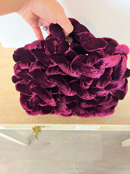 ZARA. Bolso de mano trenzado terciopelo