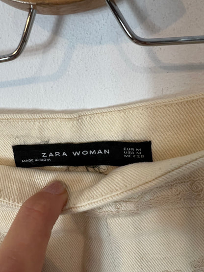 ZARA. Embroidered beige Bermuda shorts. TM