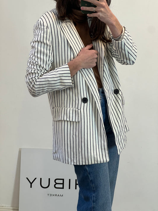 ZARA. Blazer fluida rayas