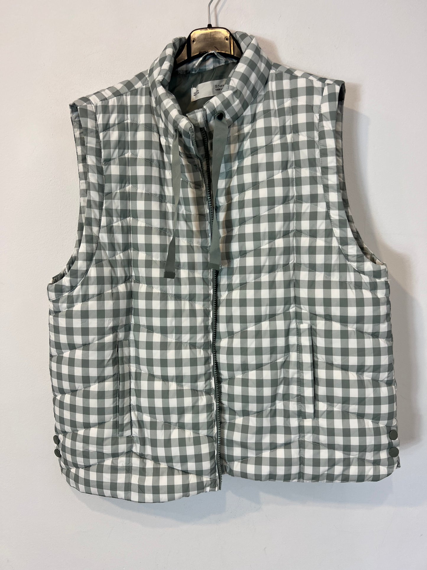 SFERA. Chaleco acolchado vichy. T XL