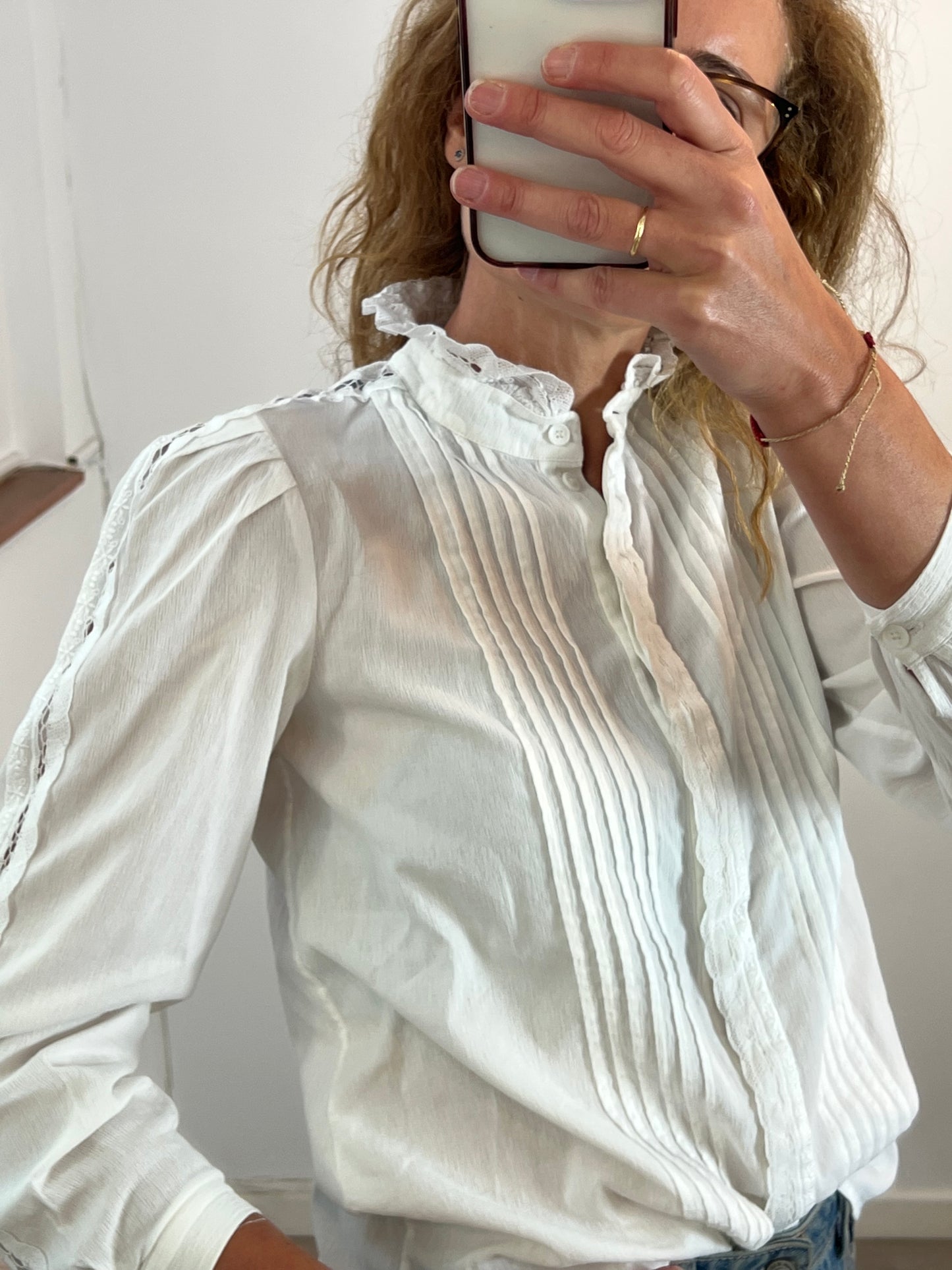 CLAUDIE PIERLOT. White lace blouse. T 38