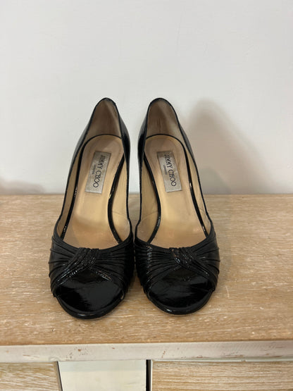 JIMMY CHOO. Black patent leather peeptoe heels. Size 37.5 (tare)