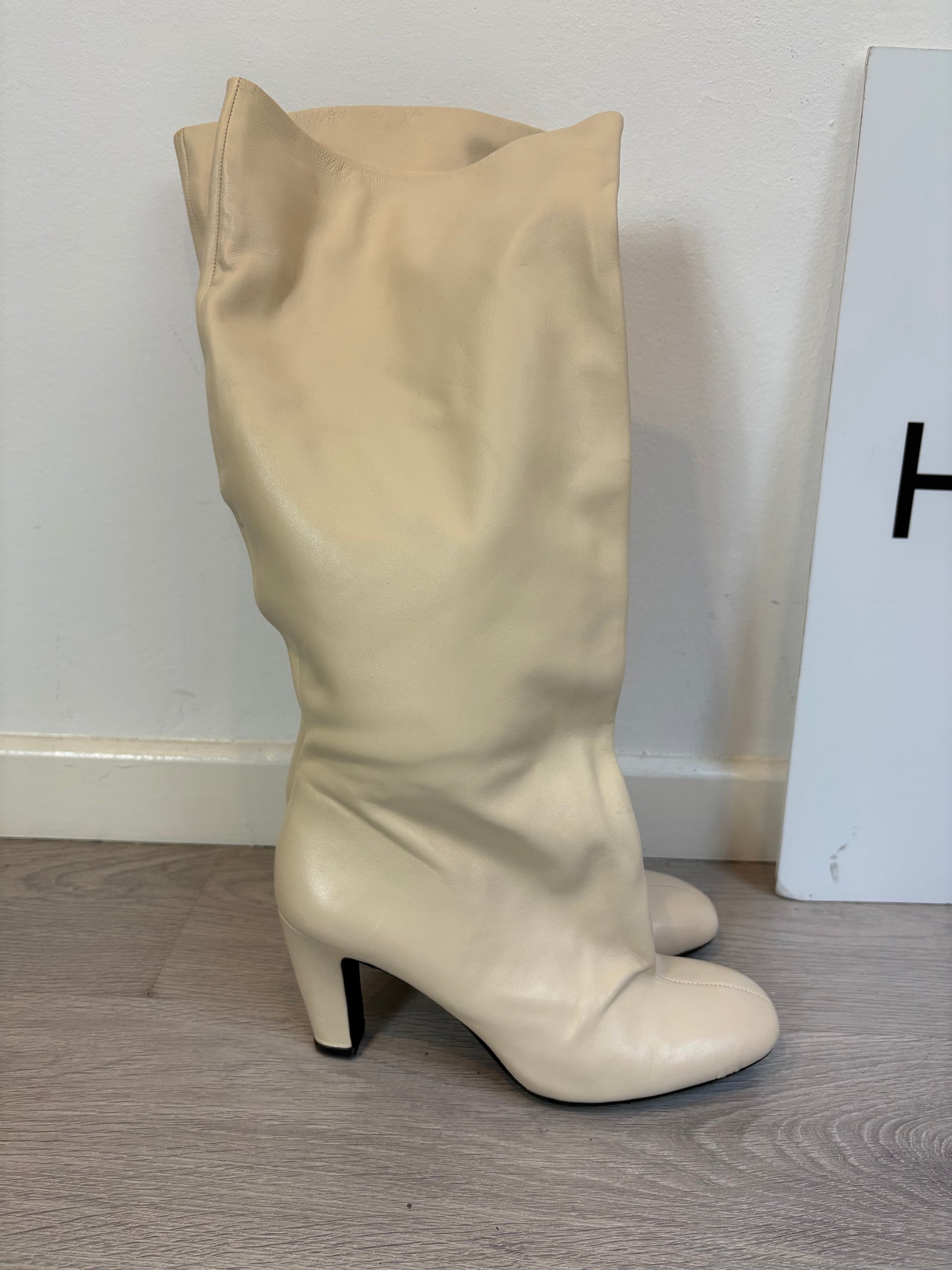 ZARA. Bota tacón piel soft
