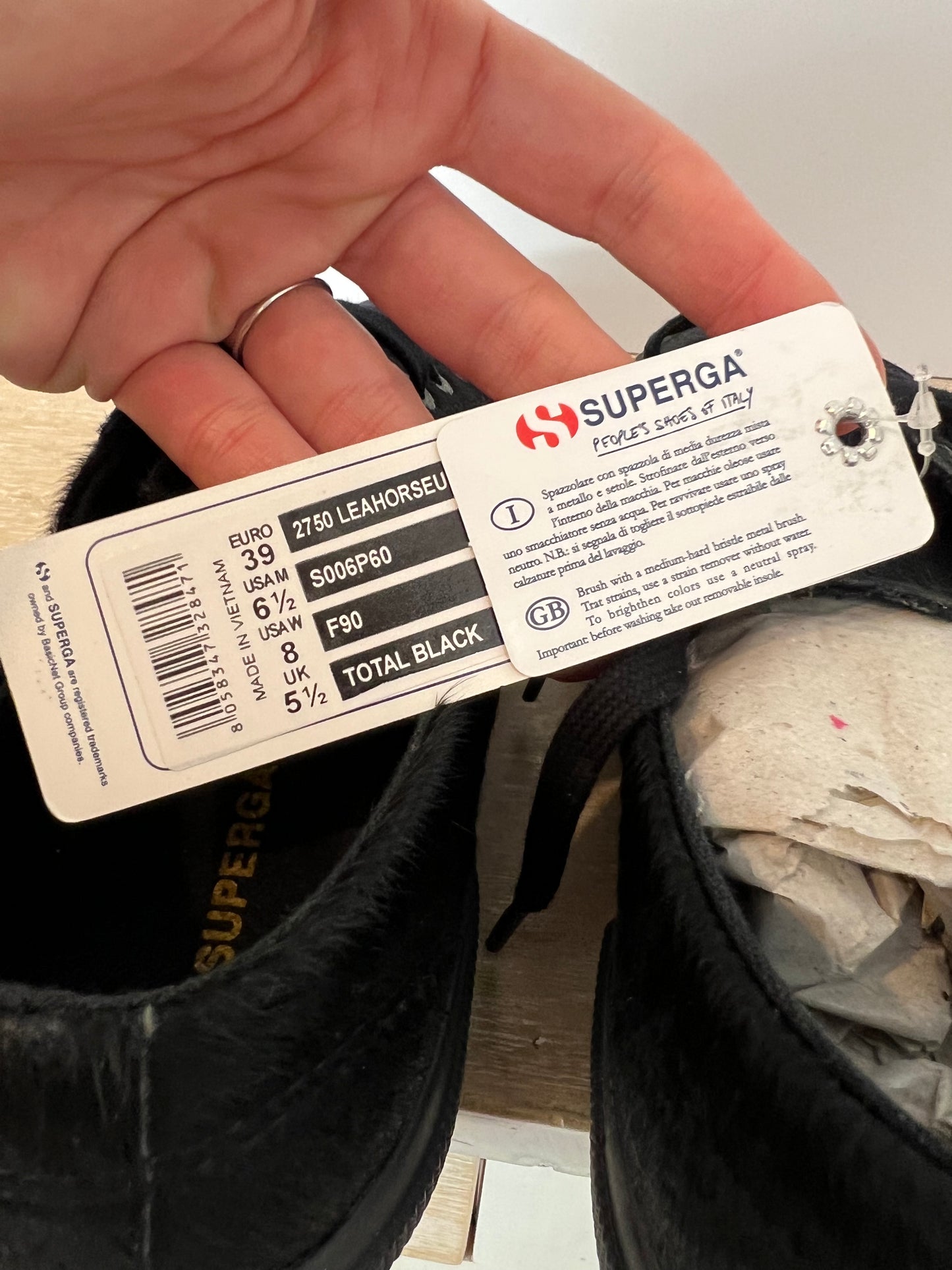 SUPERGA. Zapatillas negra pelito. T 39