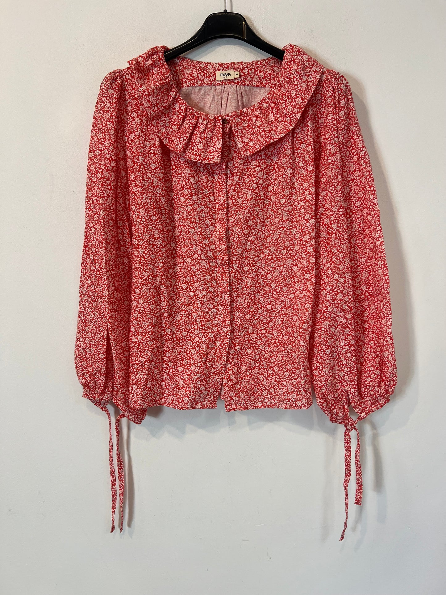 TRIANA BY C. Blusa roja flores cuello volante T.s
