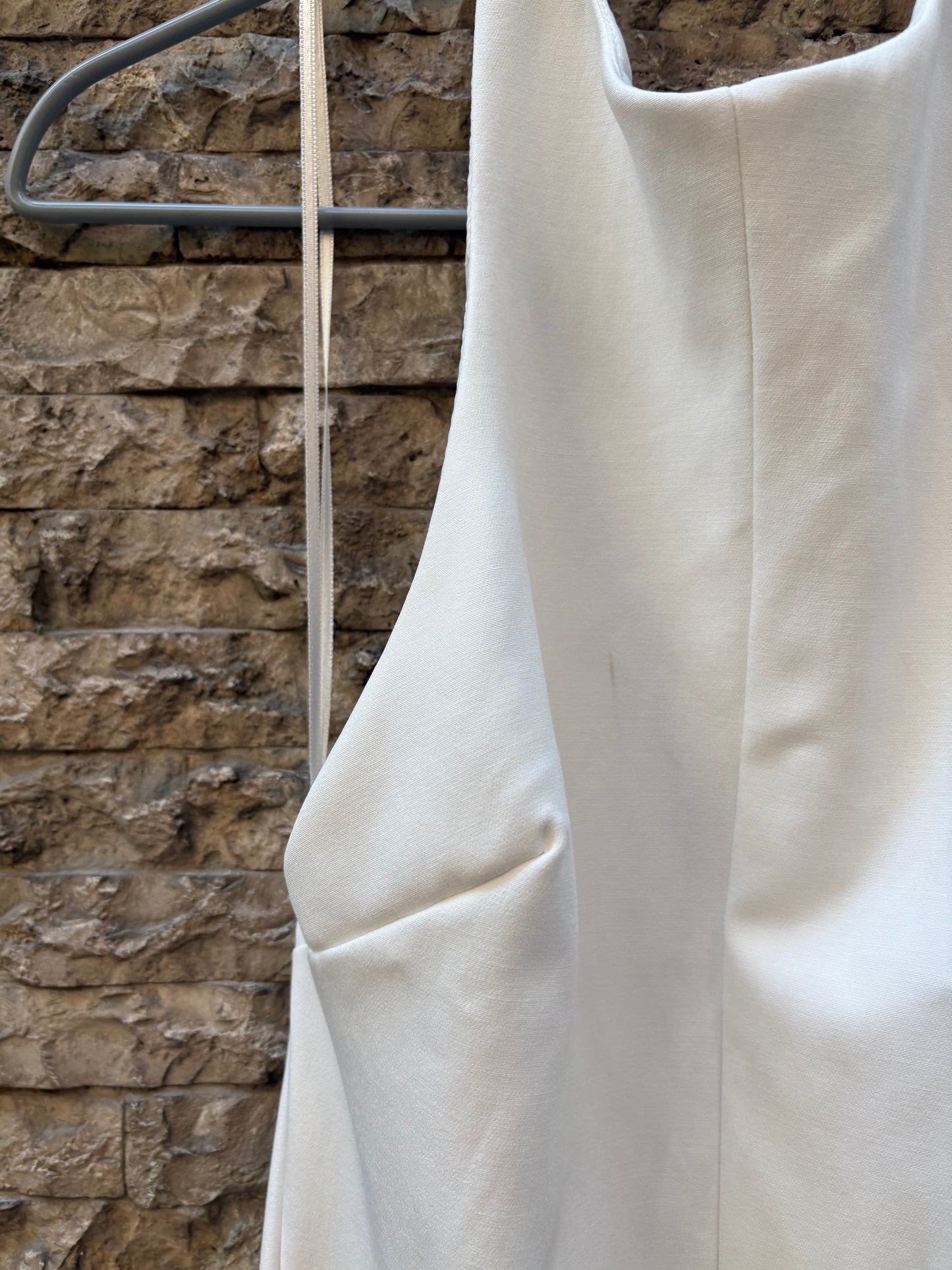 ZARA. Mono largo blanco al cuello