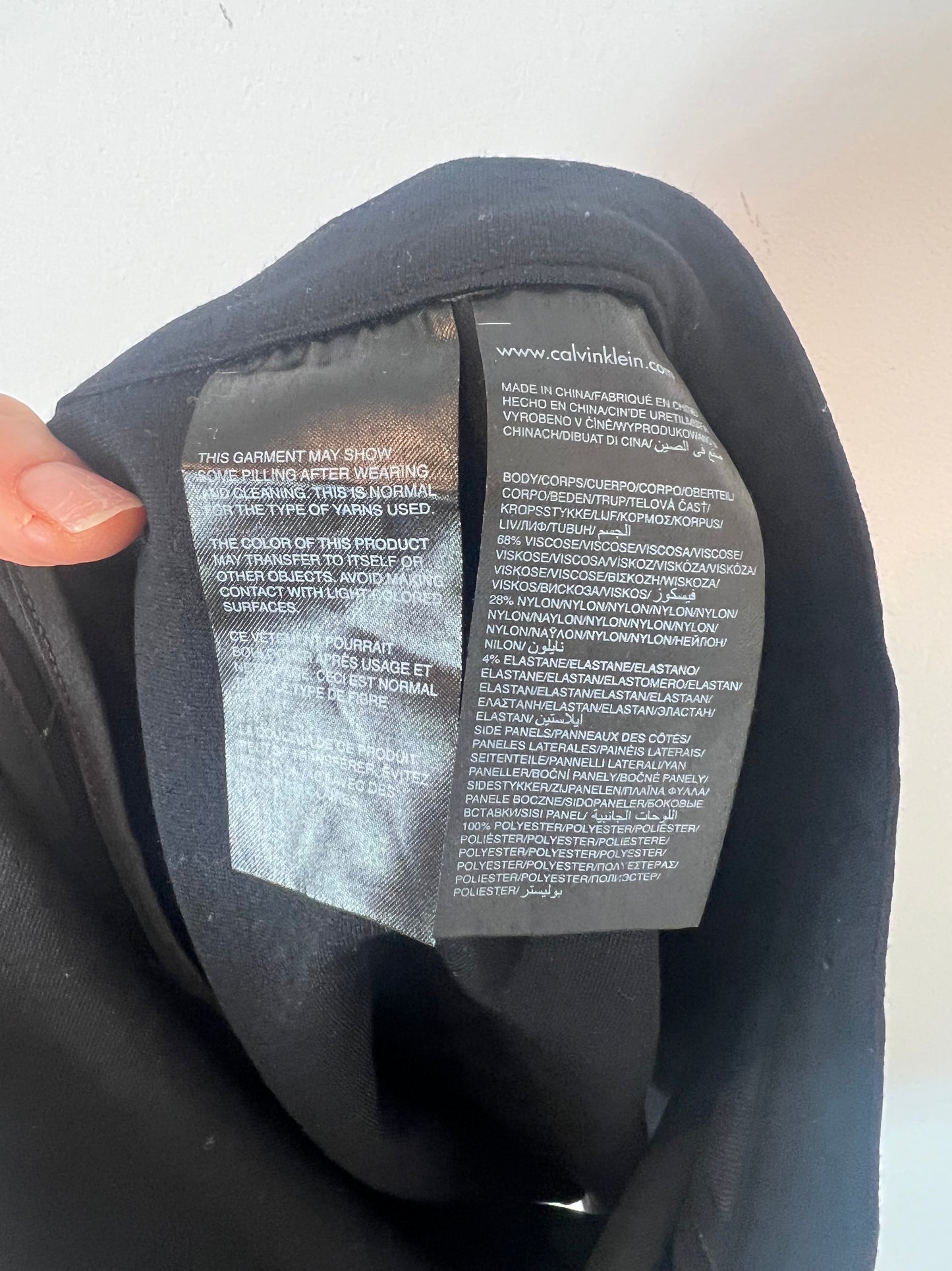 CALVIN KLEIN. Falda doble textura . T 36(M)