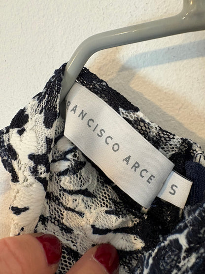 FRANCISCO ARCE. Vestido largo estampado floral y escote halter