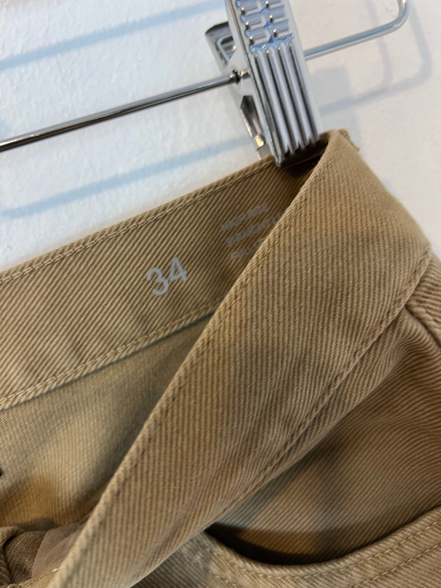 MASSIMO DUTTI. Denim marrón recto