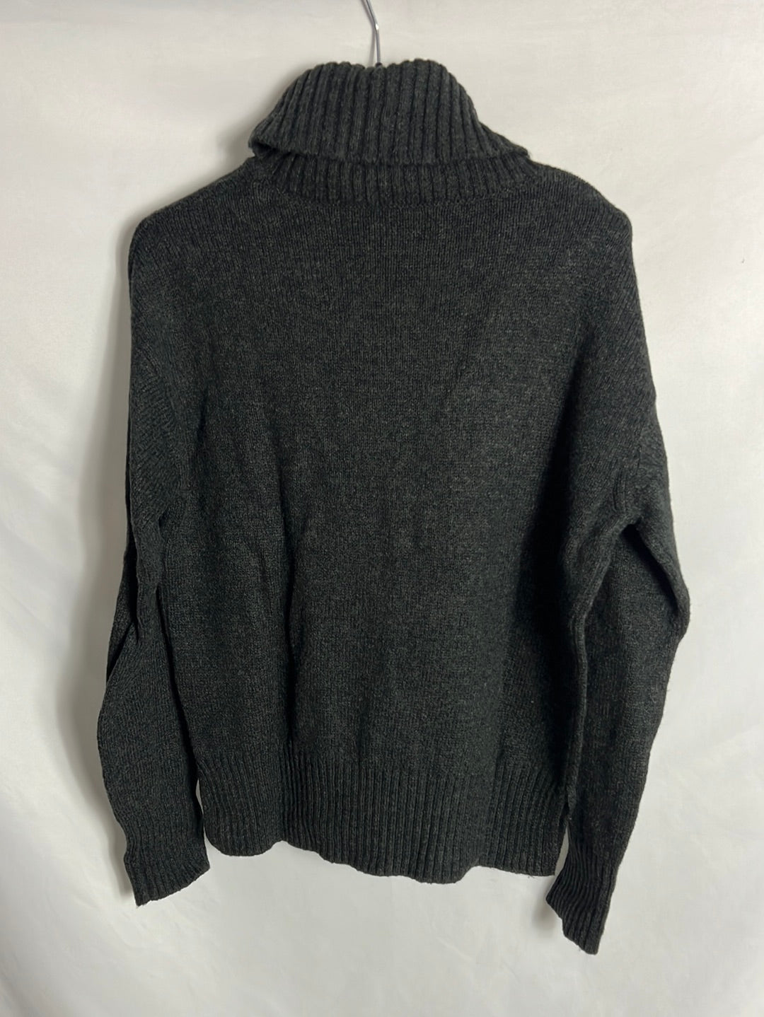 TOMTAILOR. Jersey gris cuello vuelto. TXS