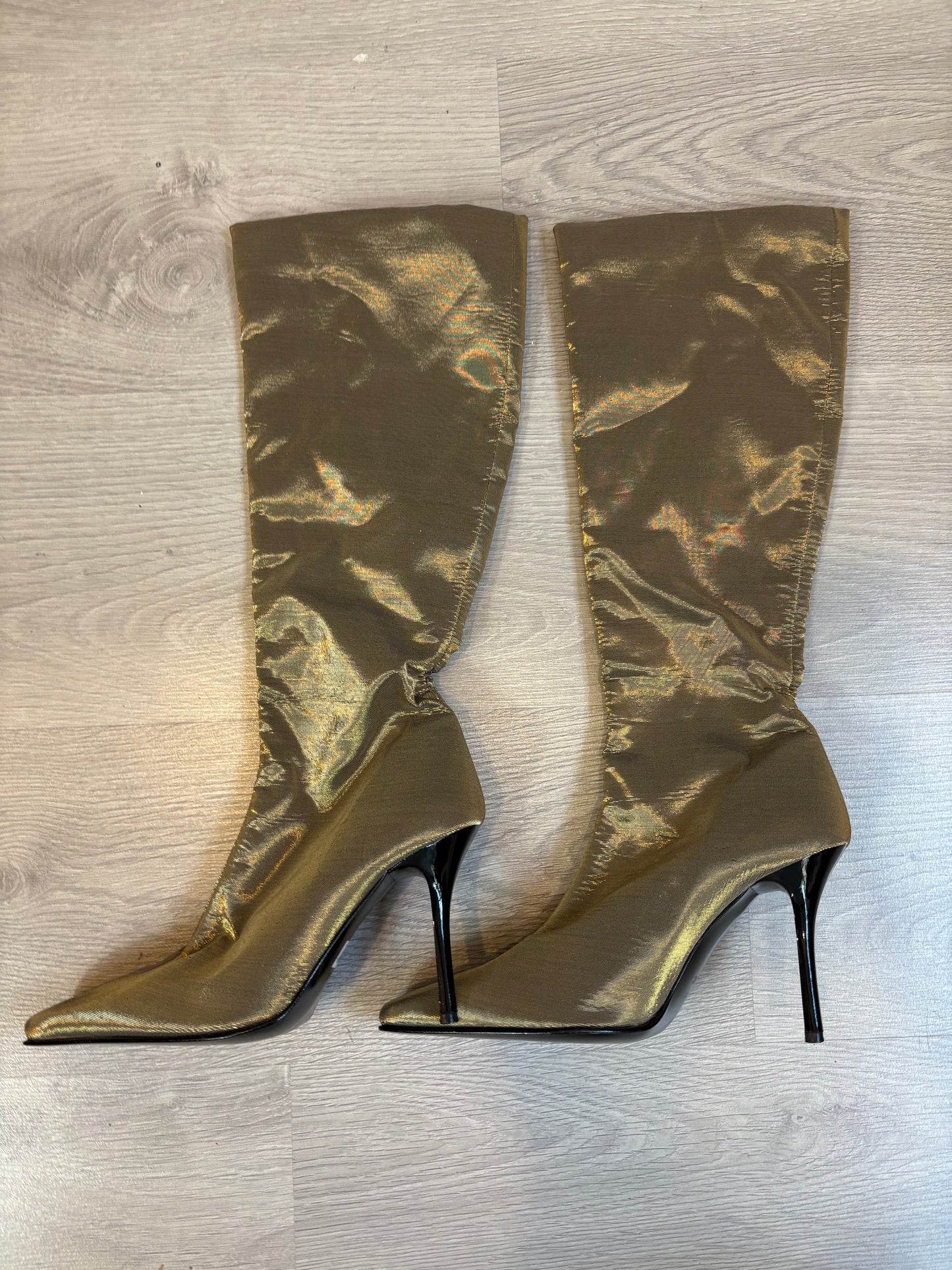 EL CORTE INGLES. Botas altas tela doradas. T 40