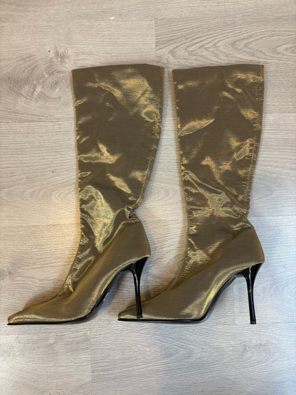 EL CORTE INGLES. Botas altas tela doradas. T 40