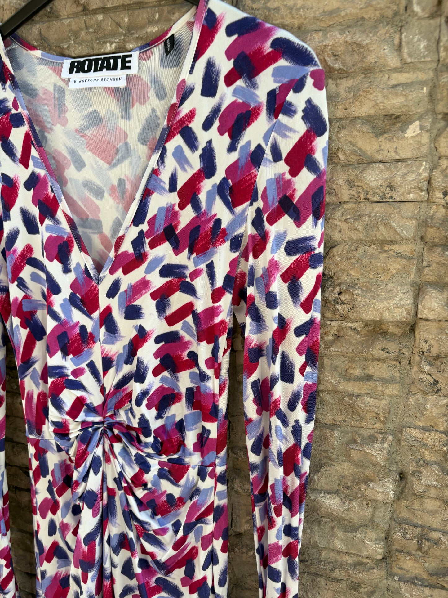 AMEÉ. Sleeveless fringed sweater S.(s)