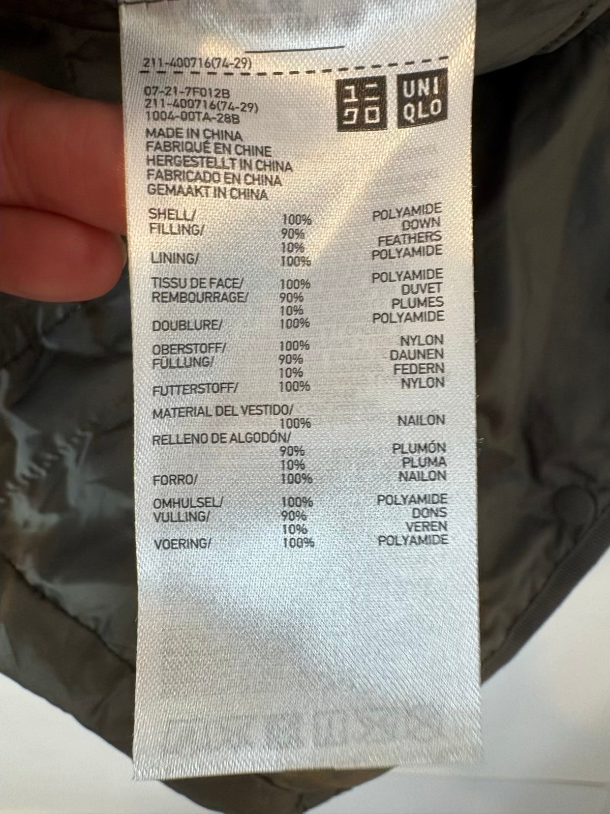 UNIQLO. Chaleco verde ultra ligero