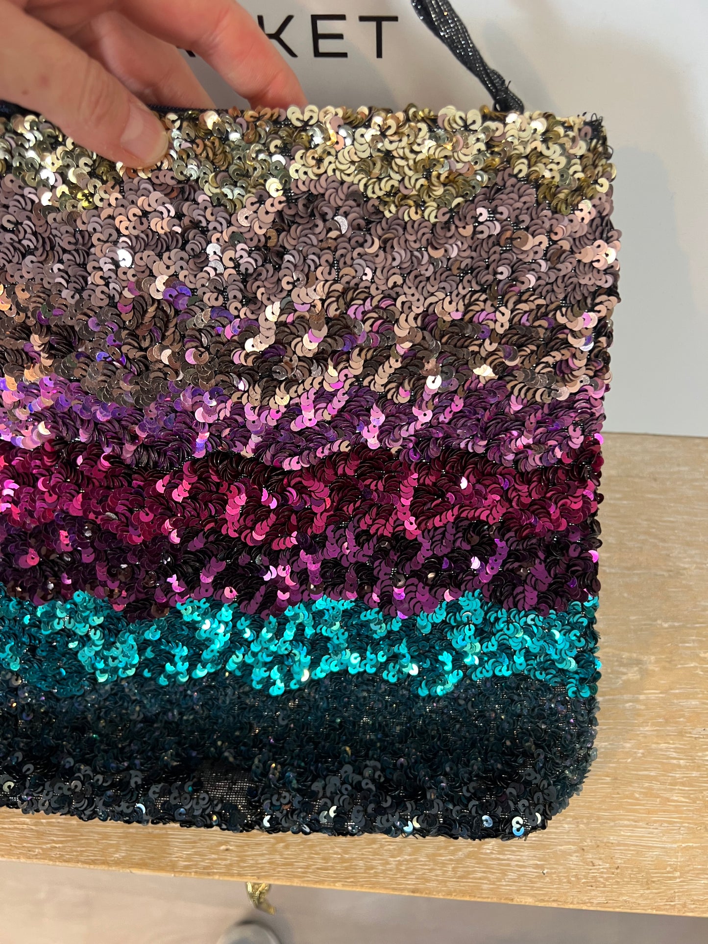 ACCESSORIZE. Cartera de mano lentejuelas