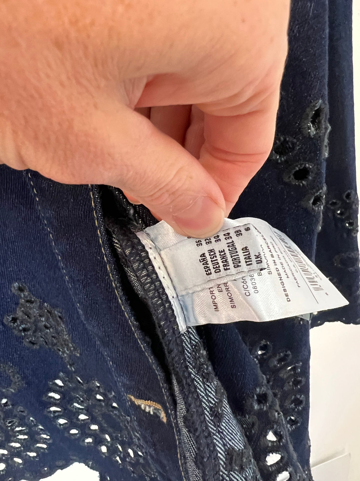 AMEÉ. Sleeveless fringed sweater S.(s)