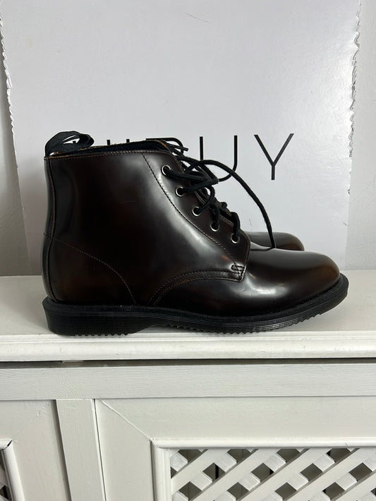 DR. MARTENS. Botines piel marrones . T 40