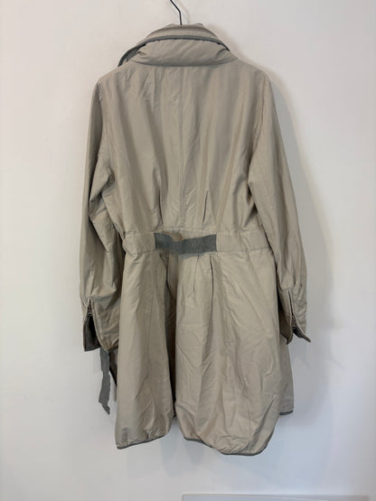 BRUNELLO CUCINELLI. Gabardina beige capucha .