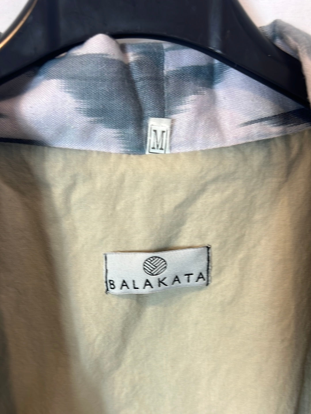 BALAKATA. Chaqueta seda estampada. T M