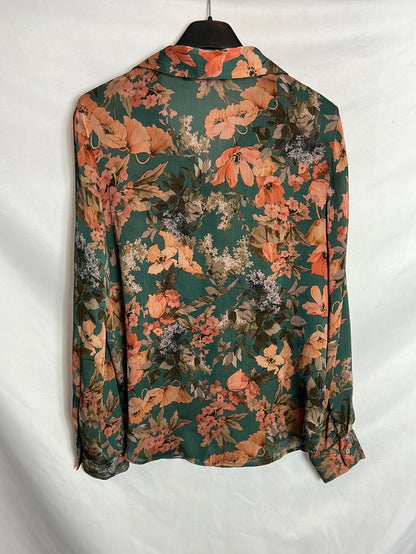 ZARA. Flowing floral green blouse. T.S.