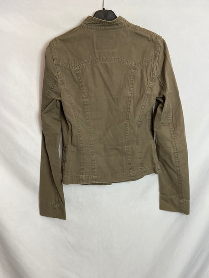 STRADIVARIUS. Cazadora verde bolsillos T.M