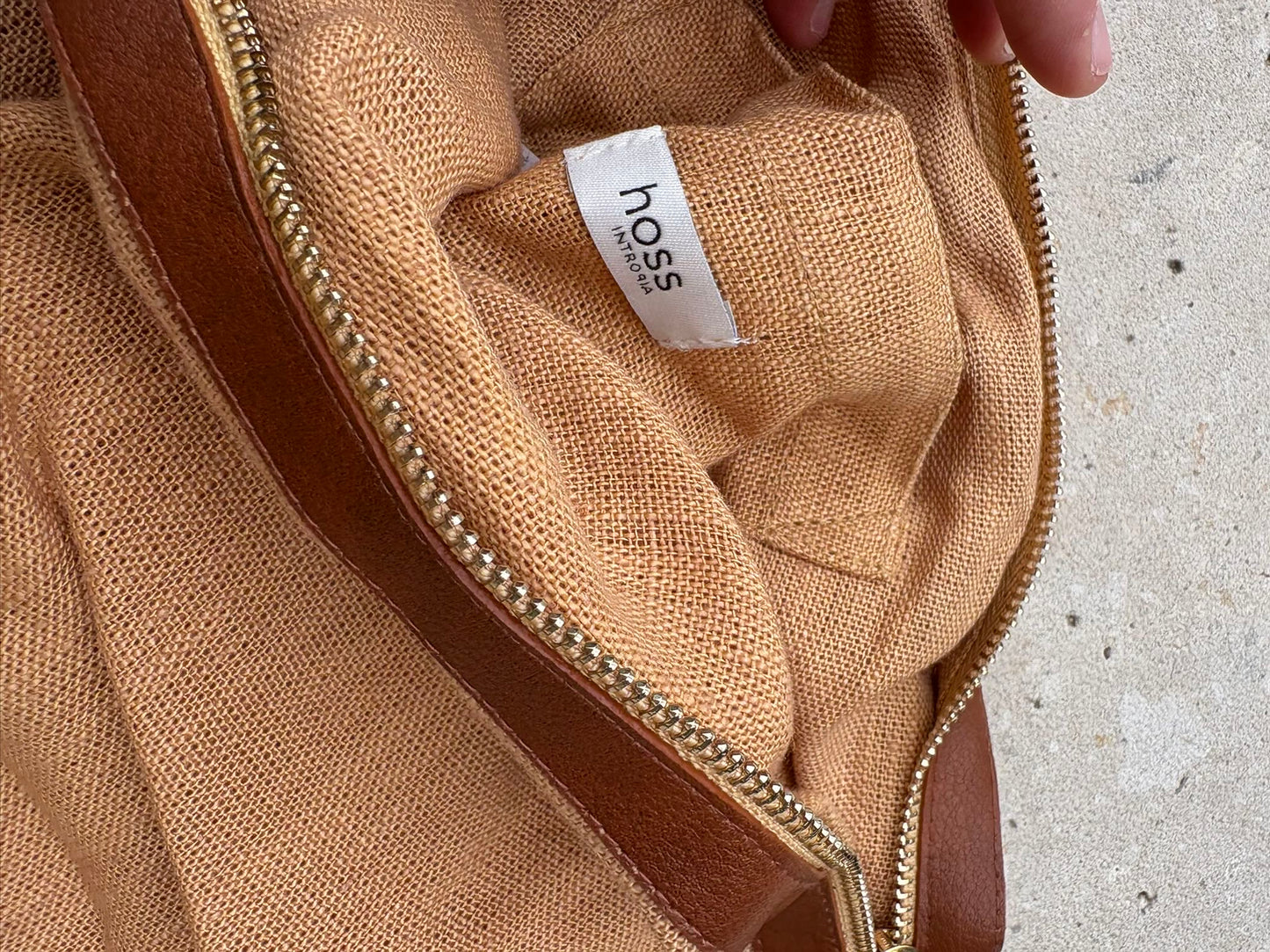 INTROPIA. Bolso rafia bordado